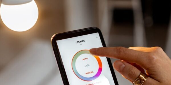 controlling light bulb with mobile device 2023 11 27 04 51 51 utc e1732875267880