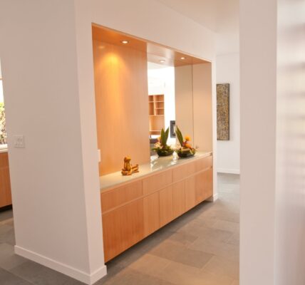 nowoczesne oświetlenie w przedpokoju