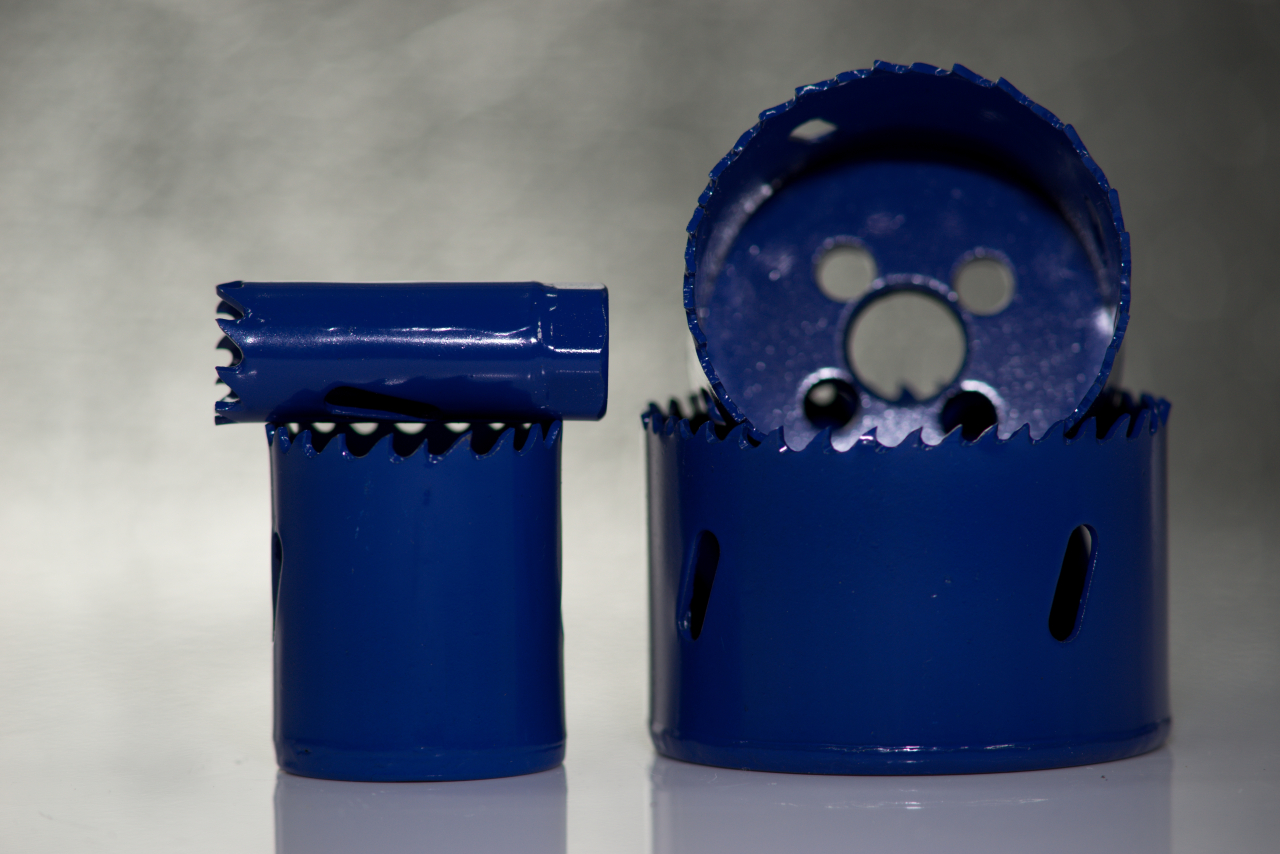 Narzędzia dla stolarza, montera i majsterkowicza — w co warto inwestować? 14 Otwornice w praktyce