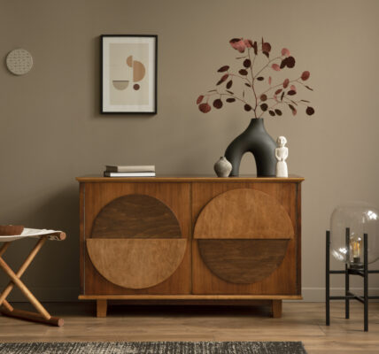 Jak wybrać komodę do salonu, żeby była ładna i naprawdę praktyczna