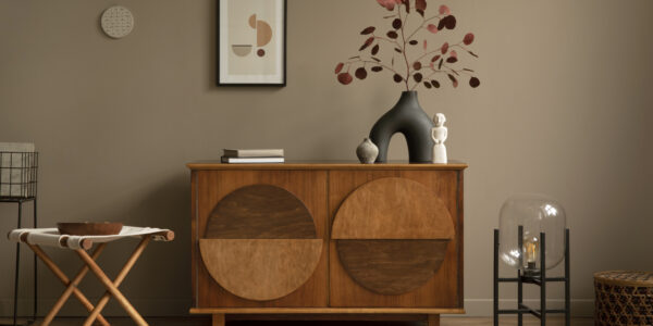 Jak wybrać komodę do salonu, żeby była ładna i naprawdę praktyczna 16 Jak wybrać komodę do salonu, żeby była ładna i naprawdę praktyczna